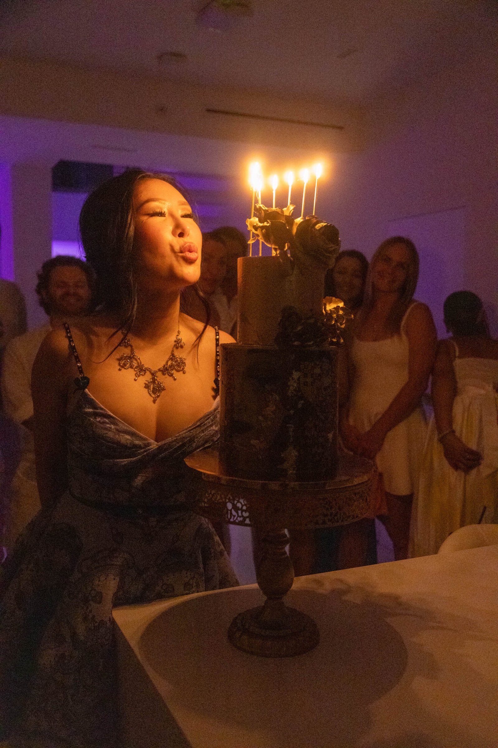 Elegant candlelit gala dinner setting in Palm Beach