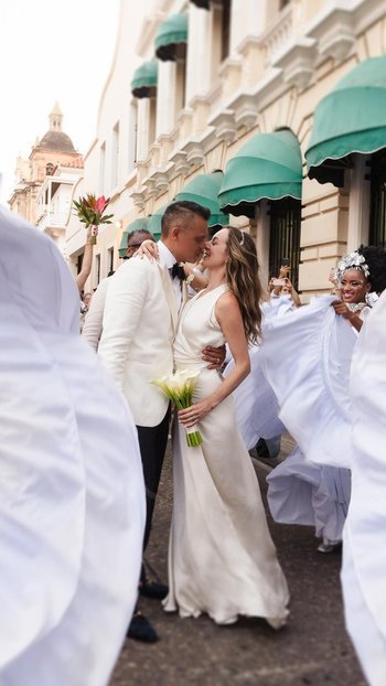 Recién casados celebrando en West Palm Beach