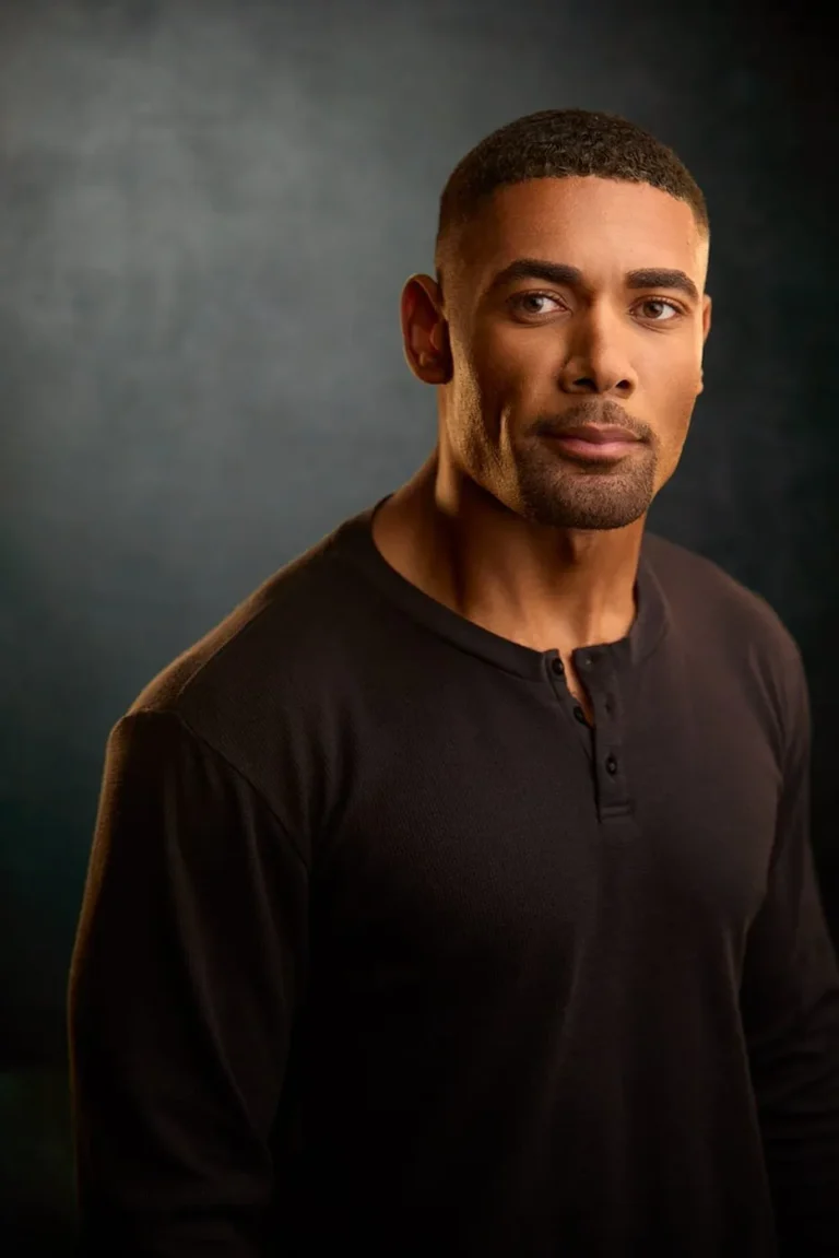 LinkedIn headshot session in West Palm Beach by The Love Pics