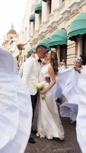 Recién casados celebrando su boda en West Palm Beach